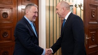 Президентът Румен Радев се срещна с Любчо Георгиевски министър председател на
