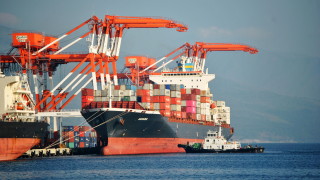 Два товарни кораба са напуснали пристанище близо до Одеса каза