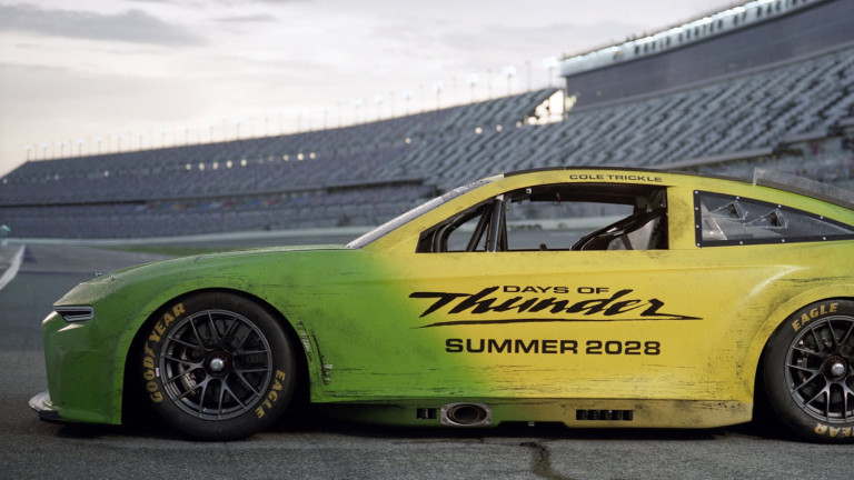Ще снимат продлъжение на емблематичен филм за NASCAR с Том Круз