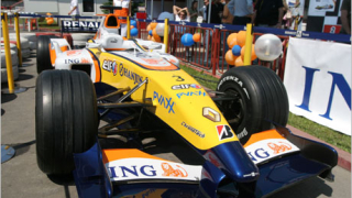 Копие на болид на Рено бе представен у нас