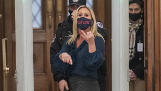 "Смахнатите лъжи" на Тейлър Грийн са "рак" за Републиканската партия, изригна Макконъл