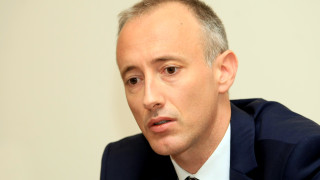 С 20 000 върнати в клас деца се похвалиха от МОН
