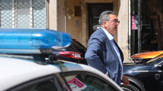 Представители на Областната администрация влязоха в сградата на Централния съвет