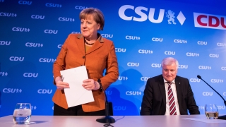Нараства натискът върху канцлера Ангела Меркел от дясното крило в