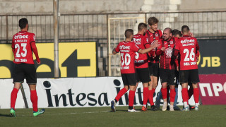 Локомотив София победи с 2 0 Септември Симитли в мач от