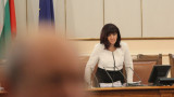 Караянчева наказа "парламентарната манекенка" Нинова