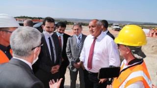 Премиерът Бойко Борисов инспектира с джипа си строежа на Балкански