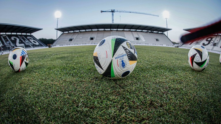 УЕФА зорко ще следи за феърплея в борбата за спасение