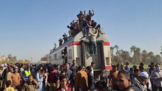 97 души са пострадали при железопътна катастрофа в египетската област