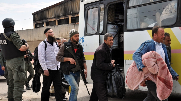 Стотици дезертьори от "Ислямска държава" чакат в Северна Сирия да избягат в Турция