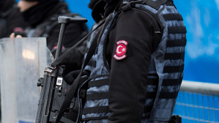 Турската полиция за борба с тероризма разследваща екстремистичната групировка Ислямска