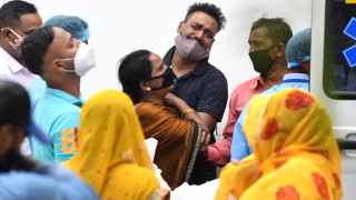 Нов рекорд на случаите на коронавирус и починалите в Индия