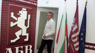 Сменили шефовете на "Кинтекс" все едно на плод-зеленчук, възмущава се Румен Петков