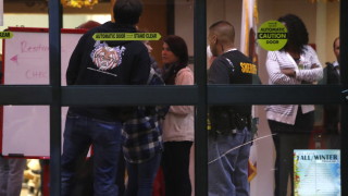 Американските власти разкриха самоличността на нападателя който уби 12 души