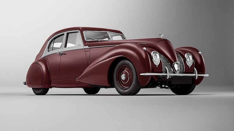 В края на 30-те години британската компания Bentley е на