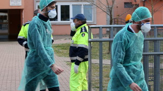 Коронавирус: Повече от 2 600 починали, 79 000 болни 