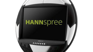 Телевизор за футболни фенове във формата на топка