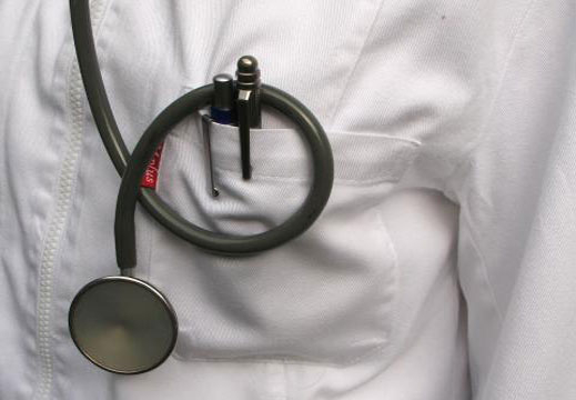 Лични лекари продължават протестите си