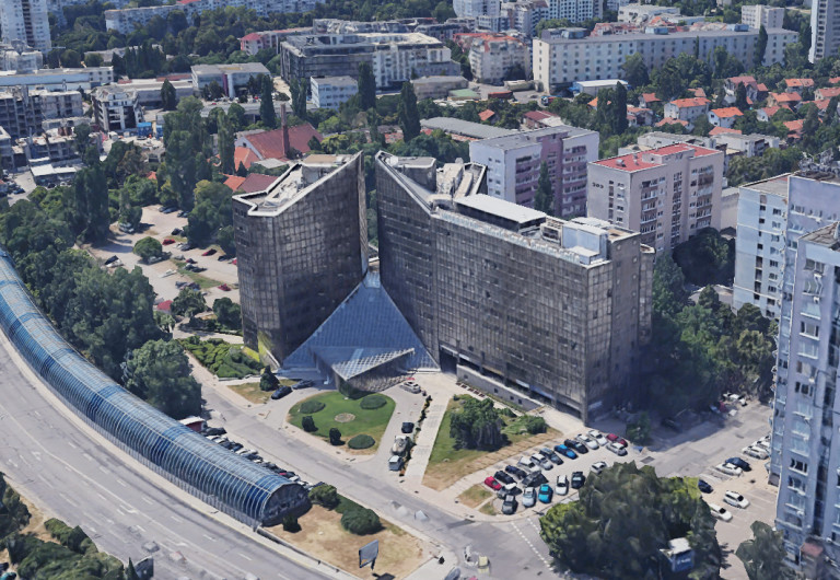 Сградата от птичи поглед.