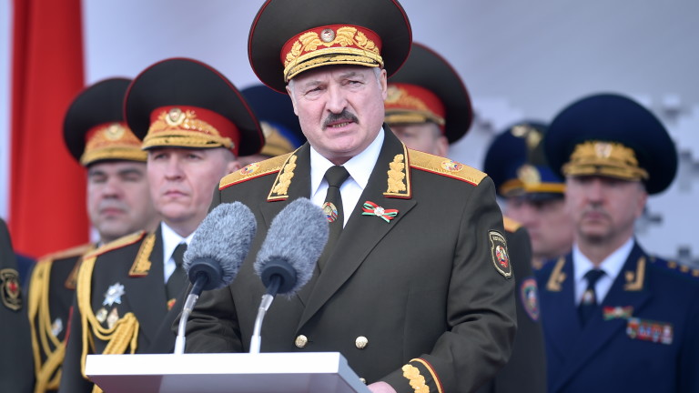 Беларуските власти са арестували Виктор Бабарико, основния конкурент на президента