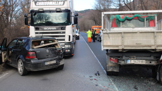 Верижна катастрофа блокира пътя Благоевград ГКПП Кулата съобщава bTV Пътният