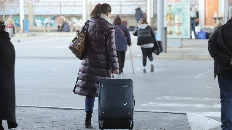 Допълнителни автобуси осигуряват превозвачите за коледните празници