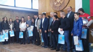 Утре 27 декември от 11 00 часа ще бъдат раздадени наградите