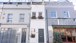 Най-тясната къща в Лондон се продава