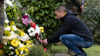 Отборът на Ботев Пловдив почете 174 тата годишнина от рождението на