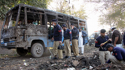 Взрив в Пакистан уби 16 души
