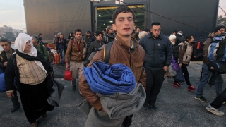 Гърция открива „горещи точки” за регистриране на мигранти на четири острова