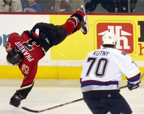 Продадоха най-стария стик за хокей в света