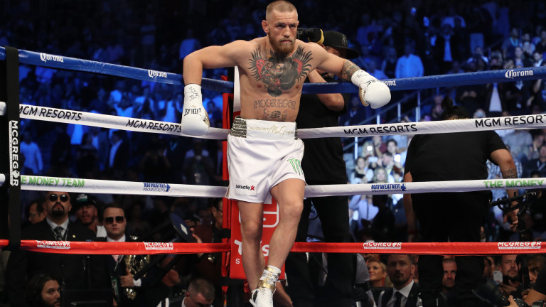 Конър Макгрегър става кечист!