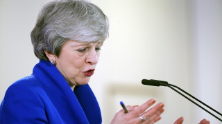 Високопоставен член на Комитет 1922 на торите призова Тереза Мей