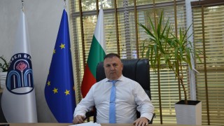 Кметът на община Павел баня Иса Бесоолу който беше водач