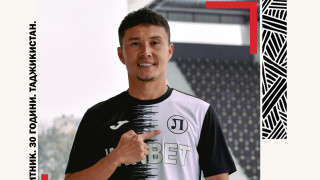 Треньорският щаб на Локомотив Пловдив трябва да се справя с