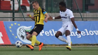 Капитанът на Ботев Пловдив Лъчезар Балтанов също скочи на главния