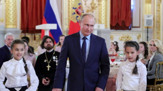 Путин кани Ким Чен-ун на среща във Владивосток през септември