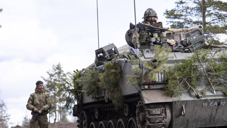 Русия се хвали с пленена бойна машина "Брадли" в Украйна