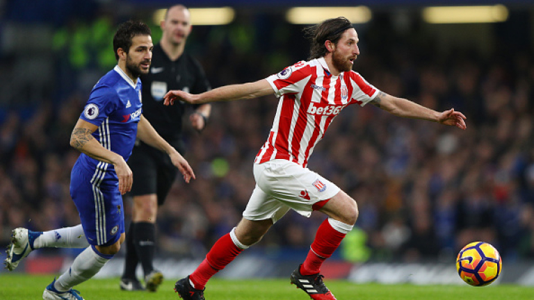С много проблеми в защитата си: Стоук Сити посреща Челси