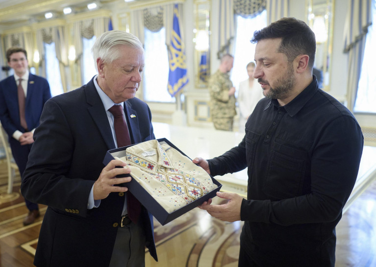 Греъм по време на последното си посещение в Украйна