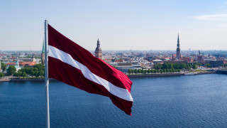 Латвия работи по официално решение за затваряне на пристанищата си