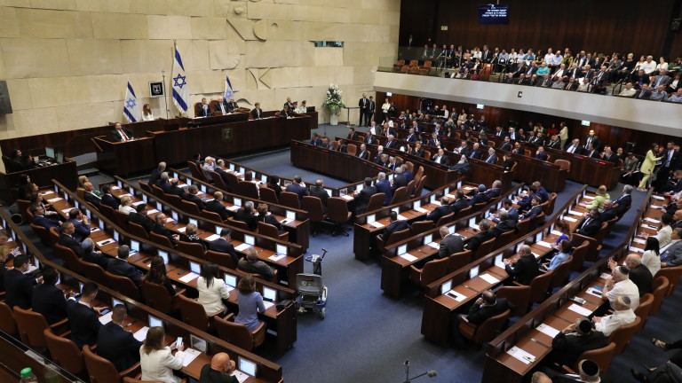 Израел ратифицира закон, ограничаващ обстоятелствата, при които министър-председателя може да