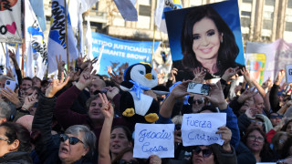 Многохиляден митинг се проведе в Аржентина в подкрепа на бившия