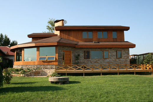 Десет декара с кедрови къщи изникват край Дуранкулак