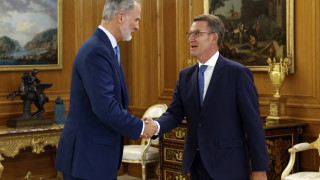 Лидерът на испанската консервативна Народна партия Алберто Нуньес Фейхо получи