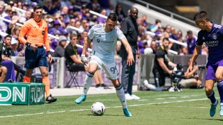 Бившият футболист на Левски Станислав Иванов вкара дузпа но Чикаго