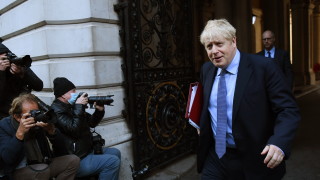 Британският премиер Борис Джонсън заяви във вторник че ще наложи