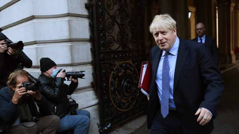 Британският премиер Борис Джонсън заяви във вторник, че ще наложи