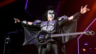 На 25 август Джийн Симънс от KISS навърши 74 години
